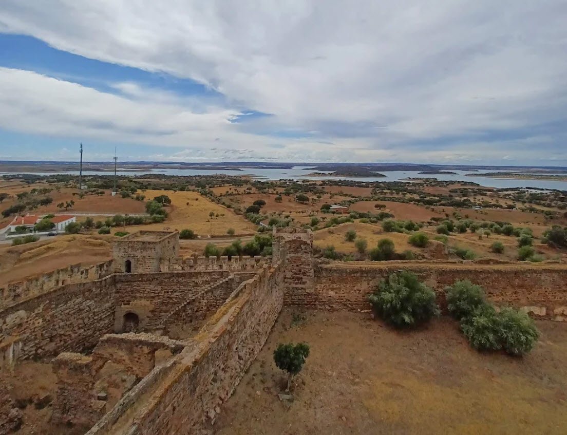 Castelo de Mourão, Portugal